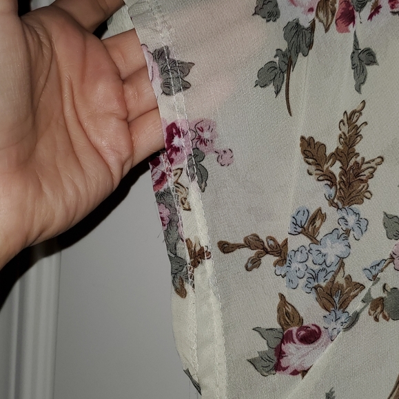 Sheer blouse - Picture 4 of 7